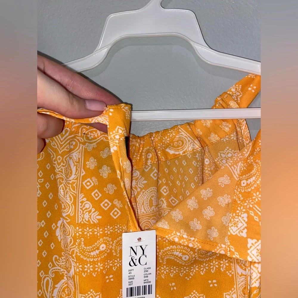 New York & Company High Neck Blouse 🍊 - Picture 7 of 7